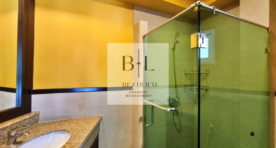 Haus zur Miete und zum Kauf mit 3 Zimmer in Bang Lamung, Chonburi