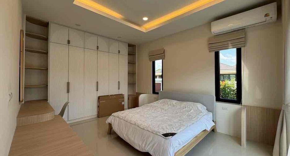 For rent 3 bedrooms villa in Bang Lamung, Chonburi
