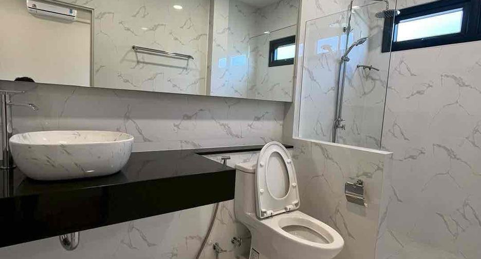 For rent 3 bedrooms villa in Bang Lamung, Chonburi