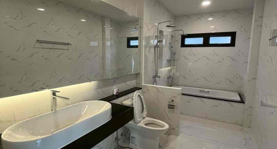 For rent 3 bedrooms villa in Bang Lamung, Chonburi