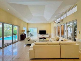 Villa zum Kauf und zur Miete mit 2 Zimmer in Bang Lamung, Chonburi