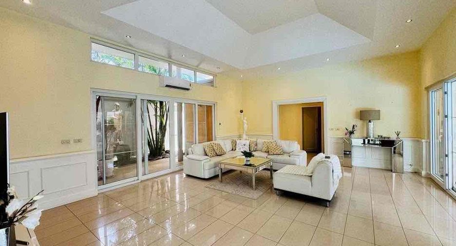 À vendre et à louer 2 chambres villa à Bang Lamung, Chonburi