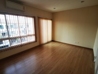 For sale 3 bedrooms townhouse in Khan Na Yao, Bangkok