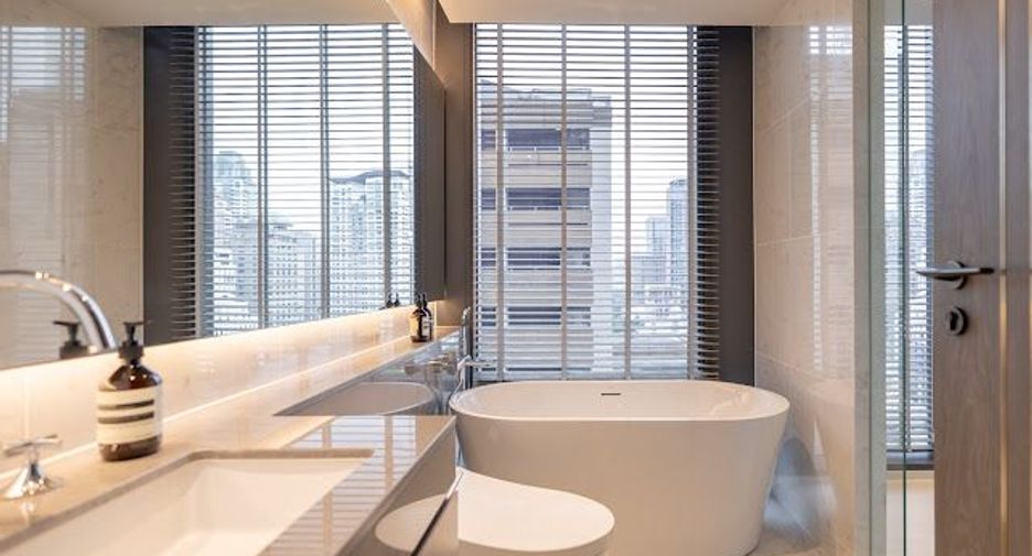 For rent 1 bed condo in Pathum Wan, Bangkok