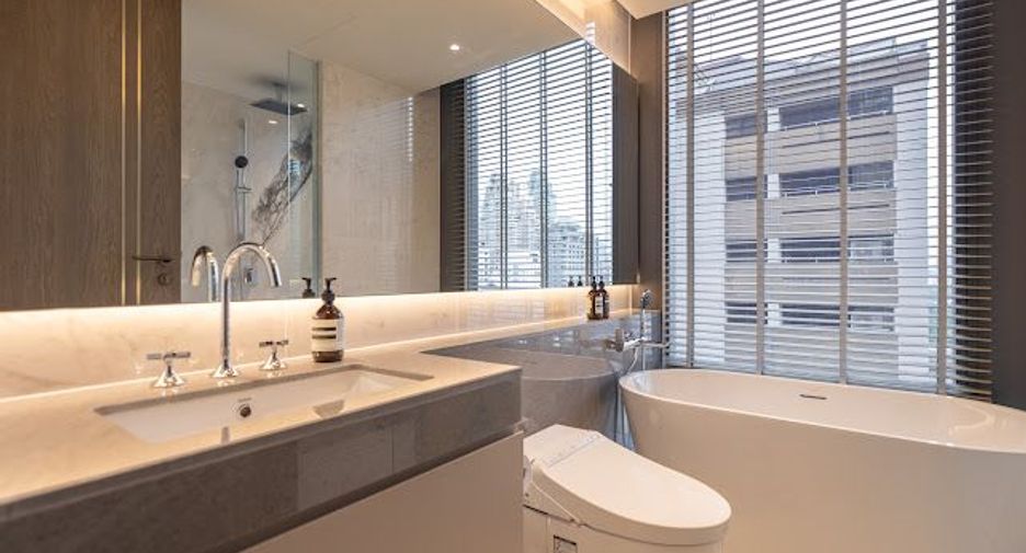 For rent 1 bed condo in Pathum Wan, Bangkok