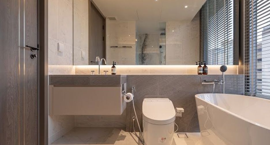 For rent 1 bed condo in Pathum Wan, Bangkok