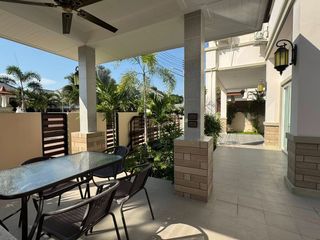 Villa en alquiler de 4 habitaciones en Bang Lamung, Chonburi