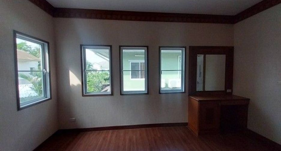 For sale 4 bedrooms house in Phutthamonthon, Nakhon Pathom