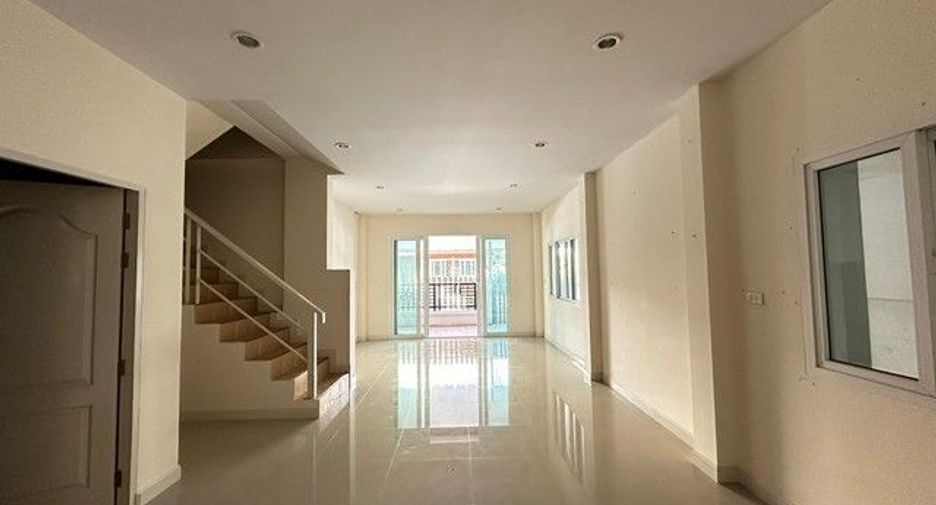 Casa en venta de 3 habitaciones en Bang Len, Nakhon Pathom