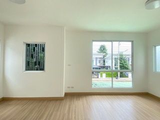 For sale 4 bedrooms house in Bang Len, Nakhon Pathom