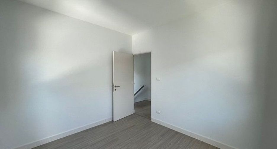 Haus zum Kauf mit 4 Zimmer in Mueang Samut Sakhon, Samut Sakhon
