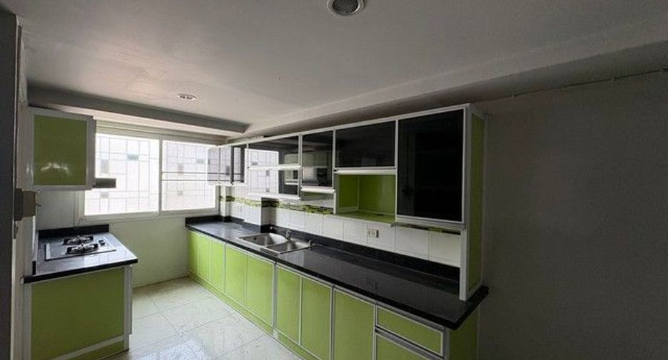 Gewerbefläche zum Kauf mit 3 Zimmer in Mueang Samut Sakhon, Samut Sakhon