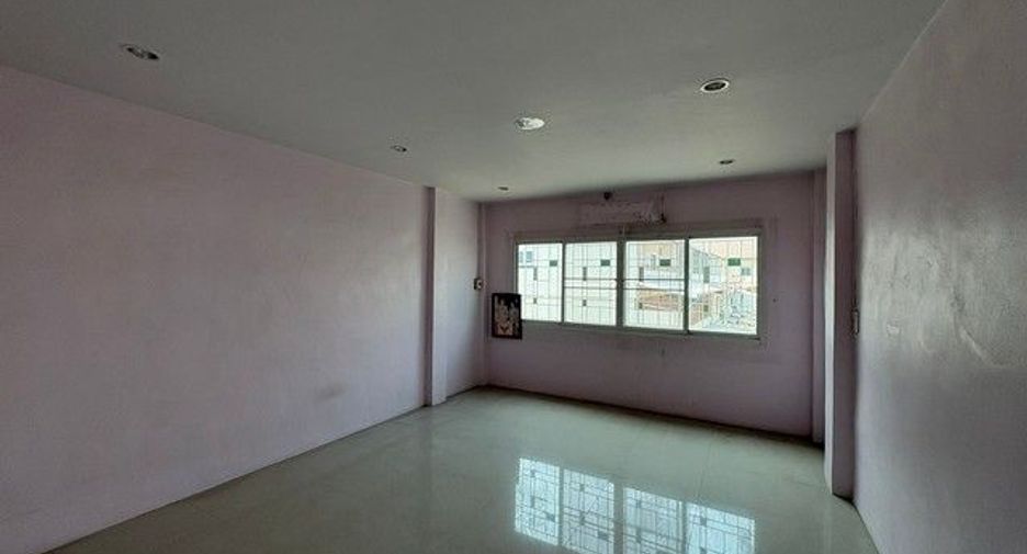 Gewerbefläche zum Kauf mit 3 Zimmer in Mueang Samut Sakhon, Samut Sakhon