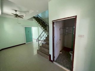 À vendre 2 chambres maison à Krathum Baen, Samut Sakhon