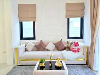 Casa en alquiler de 5 habitaciones en Bang Lamung, Chonburi