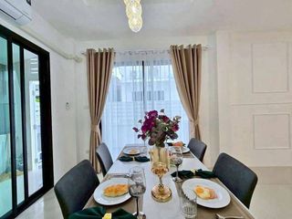 Casa en alquiler de 5 habitaciones en Bang Lamung, Chonburi