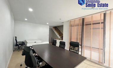 For rent 4 ベッドルーム office in Bang Phli, Samut Prakan