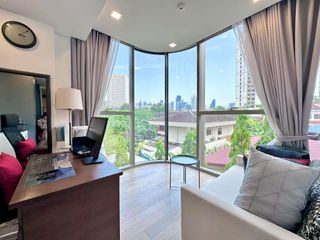 For rent 2 bedrooms condo in Watthana, Bangkok