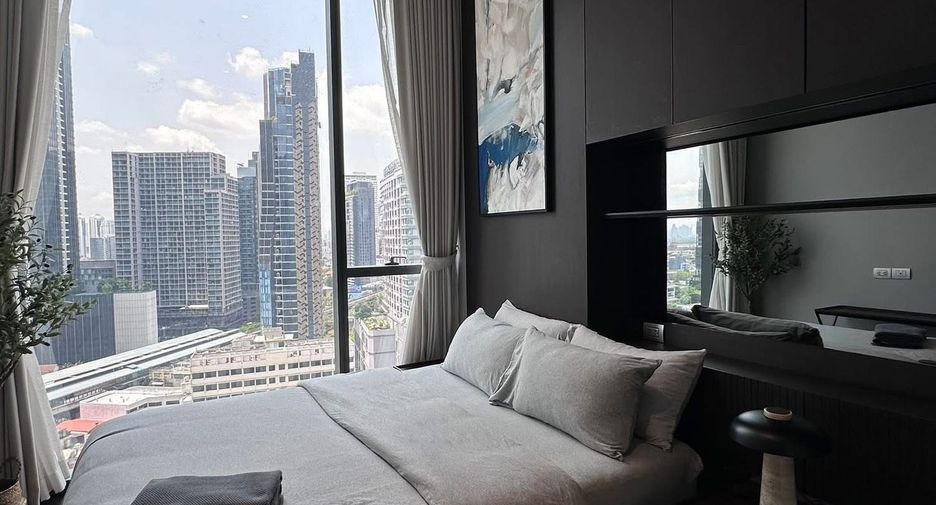 À louer et à vendre 3 chambres condo à Khlong Toei, Bangkok