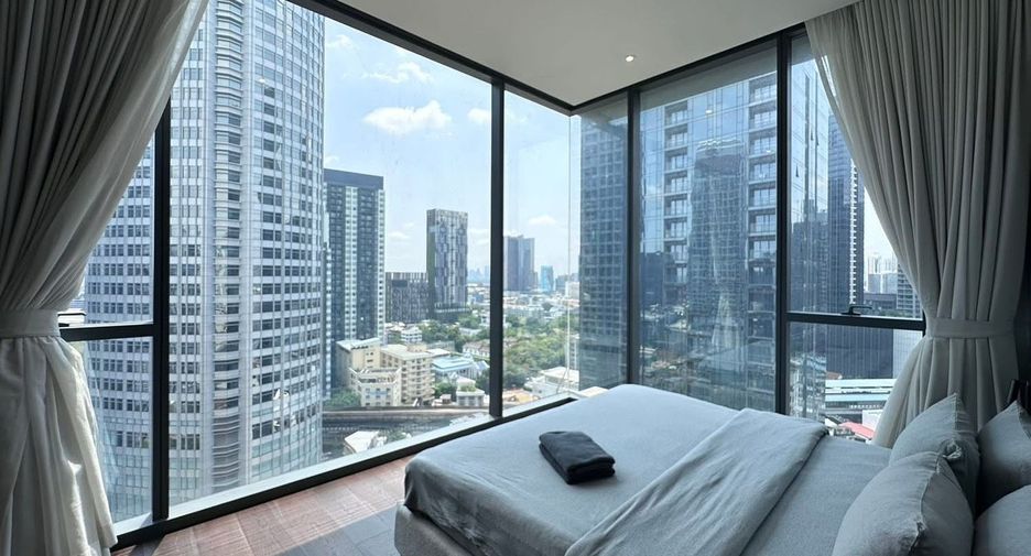 À louer et à vendre 3 chambres condo à Khlong Toei, Bangkok