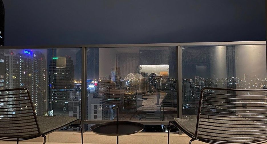 For rent and for sale 2 bedrooms condo in Watthana, Bangkok