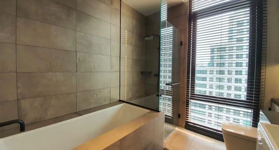 For rent and for sale 2 bedrooms condo in Watthana, Bangkok