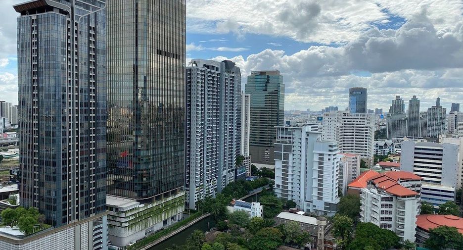 For rent and for sale 2 bedrooms condo in Watthana, Bangkok