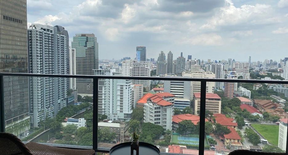 À louer et à vendre 2 chambres condo à Watthana, Bangkok