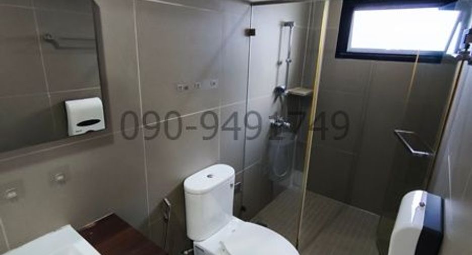 For rent 3 bedrooms townhouse in Suan Luang, Bangkok