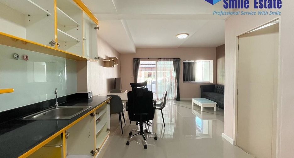 For rent 2 bedrooms townhouse in Bang Phli, Samut Prakan