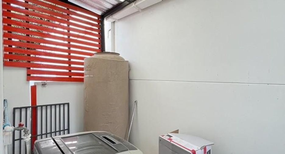 For rent 2 bedrooms townhouse in Bang Phli, Samut Prakan