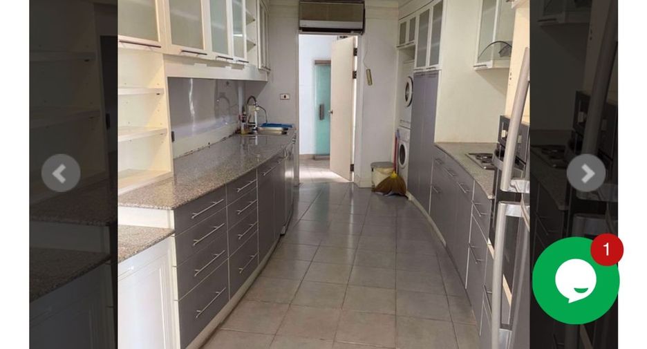 For sale 3 bedrooms condo in Khlong San, Bangkok