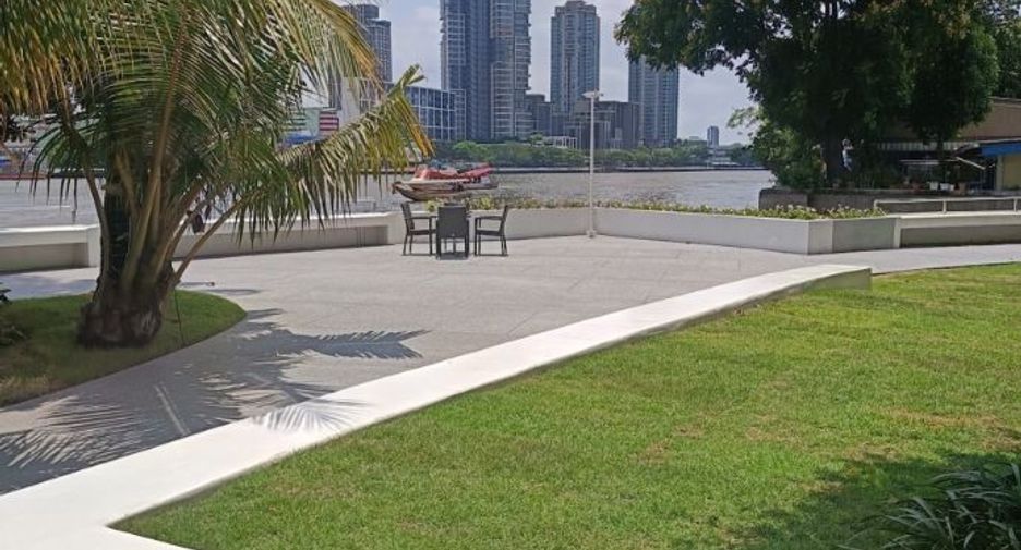 For sale 3 bedrooms condo in Khlong San, Bangkok