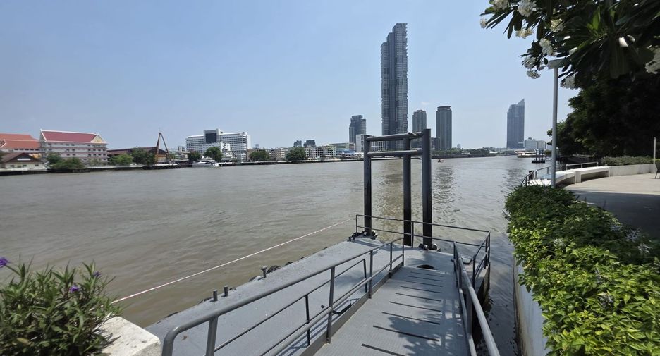 For sale 3 bedrooms condo in Khlong San, Bangkok