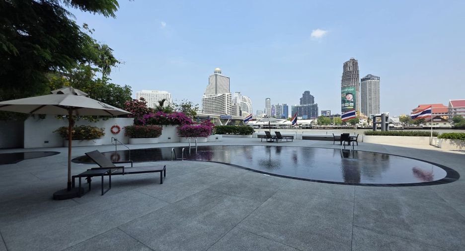 For sale 3 bedrooms condo in Khlong San, Bangkok