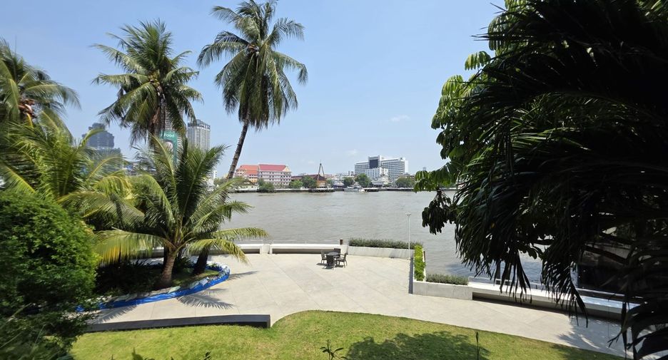 For sale 3 bedrooms condo in Khlong San, Bangkok
