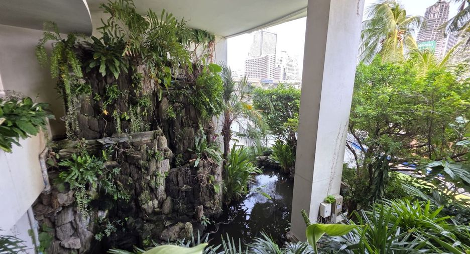 For sale 3 bedrooms condo in Khlong San, Bangkok
