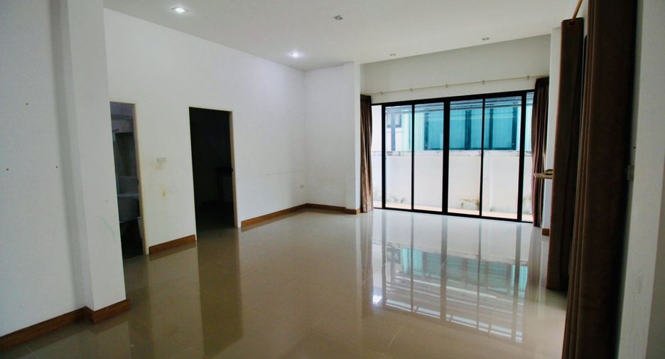 出售 3 卧室 独立屋 在 Mueang Rayong, Rayong
