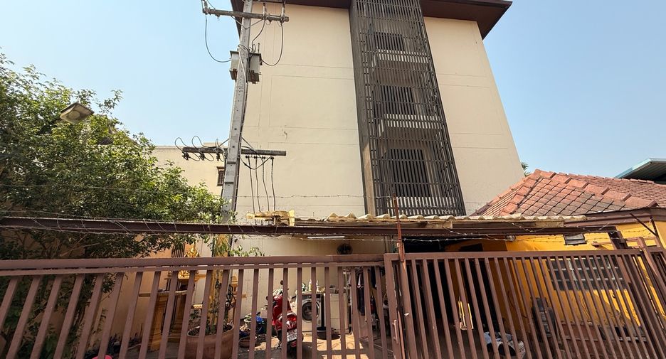 Продажа 20 спальни отель в Mueang Chiang Mai, Чианг Маи