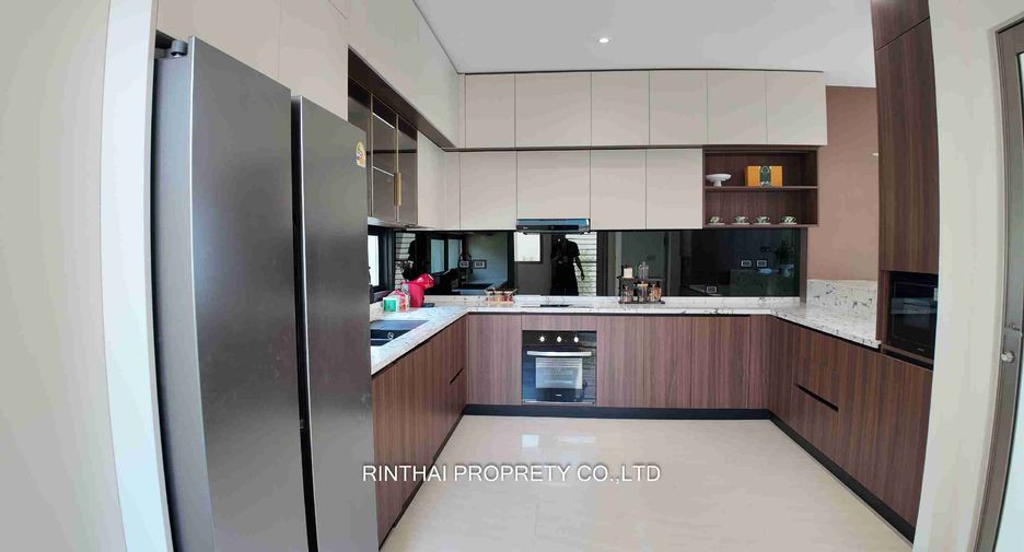For sale 5 bedrooms villa in Bang Lamung, Chonburi