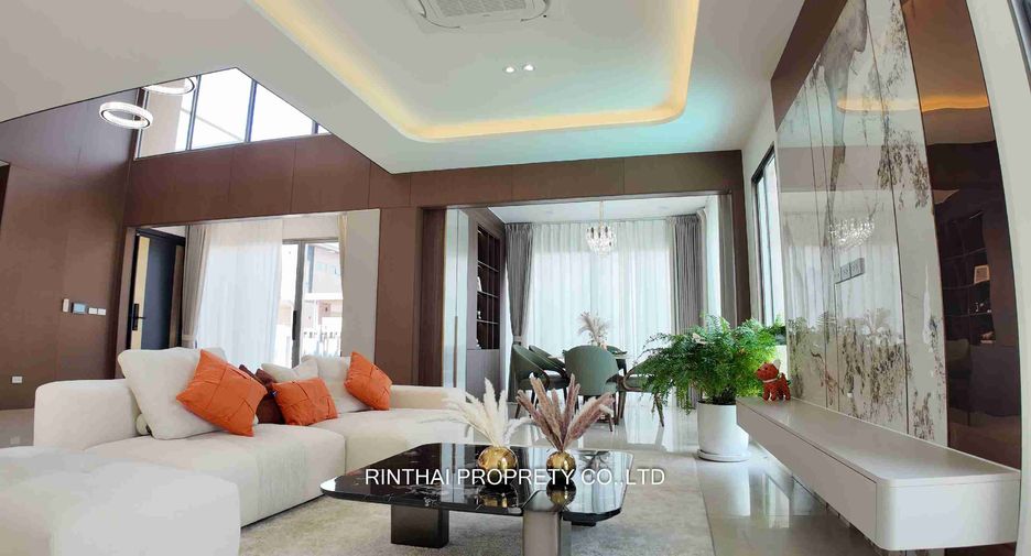 For sale 5 bedrooms villa in Bang Lamung, Chonburi