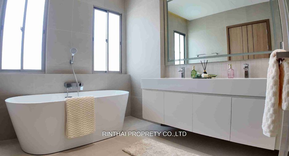 For sale 5 bedrooms villa in Bang Lamung, Chonburi