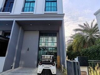 Casa en alquiler de 3 habitaciones en Bang Khen, Bangkok