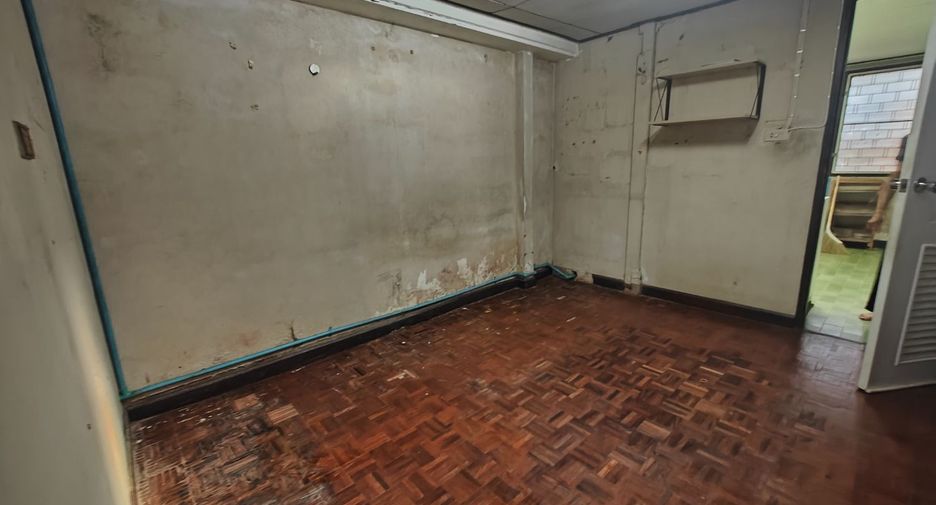 Haus zur Miete mit 4 Zimmer in Chatuchak, Bangkok