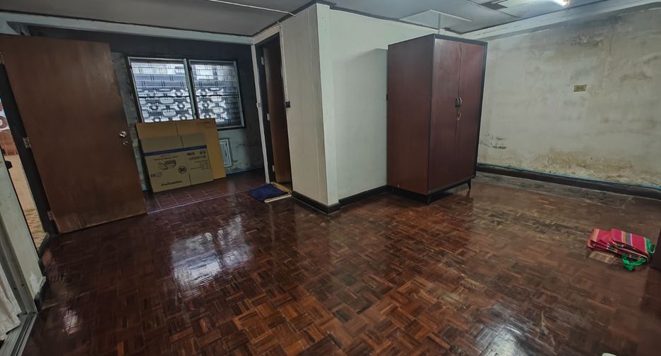 Haus zur Miete mit 4 Zimmer in Chatuchak, Bangkok