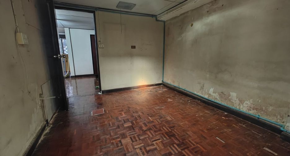 Haus zur Miete mit 4 Zimmer in Chatuchak, Bangkok