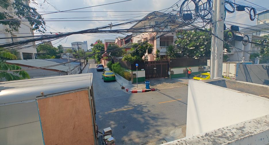 Haus zur Miete mit 4 Zimmer in Chatuchak, Bangkok