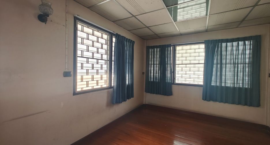 Haus zur Miete mit 4 Zimmer in Chatuchak, Bangkok