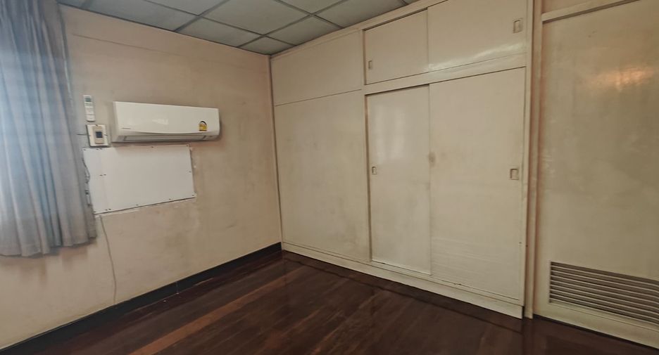 Haus zur Miete mit 4 Zimmer in Chatuchak, Bangkok