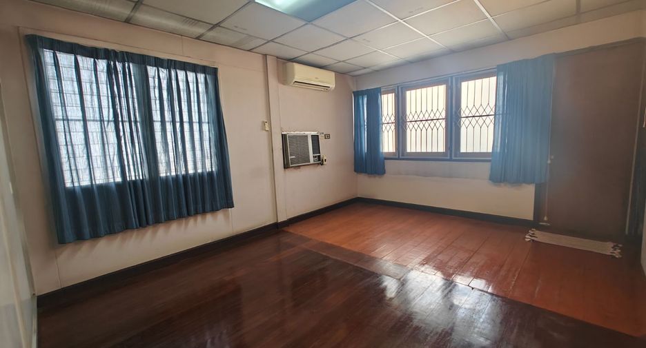 Haus zur Miete mit 4 Zimmer in Chatuchak, Bangkok